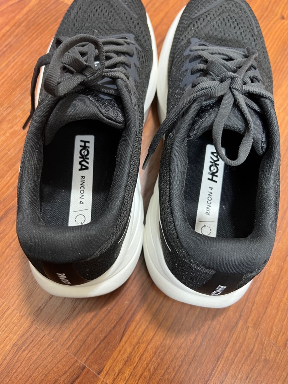 Hoka Women's Sz 8.5B Rincon 4 Everyday Ruining Shoes Black EUC - Picture 4 of 9